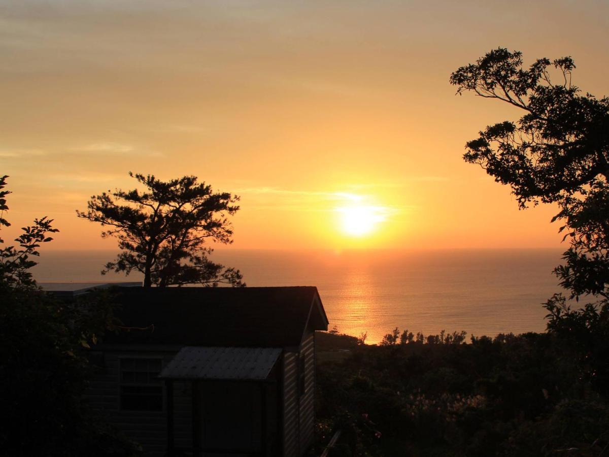 מוטובו Panorama Ocean View Cottage מראה חיצוני תמונה